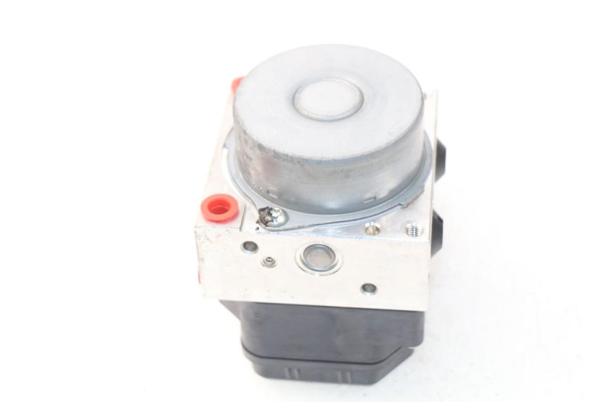 photo de ABS-POMP YAMAHA FZ8 800 (2010 - 2016) - Bevestigingspunten