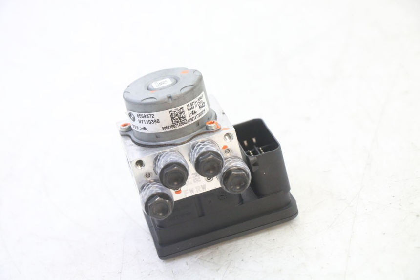 photo de ABS-POMP BMW G310 R 310 (2016 - 2020) - Hoofdaanzicht