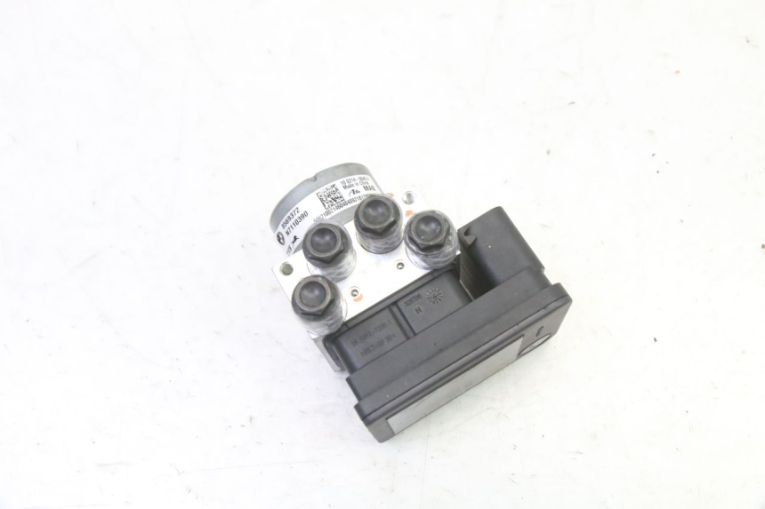 photo de ABS-POMP BMW G310 R 310 (2016 - 2020) - Detail van het onderdeel