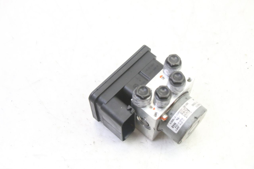 photo de ABS-POMP BMW G310 R 310 (2016 - 2020) - Zoom op gebruiksstaat