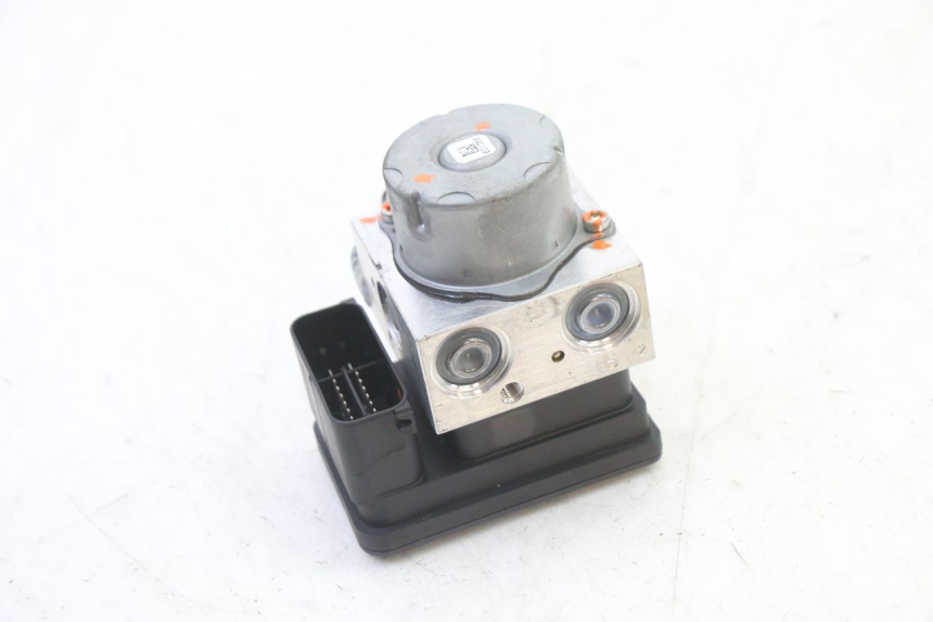 photo de ABS-POMP BMW G310 R 310 (2016 - 2020) - Andere kijkhoek