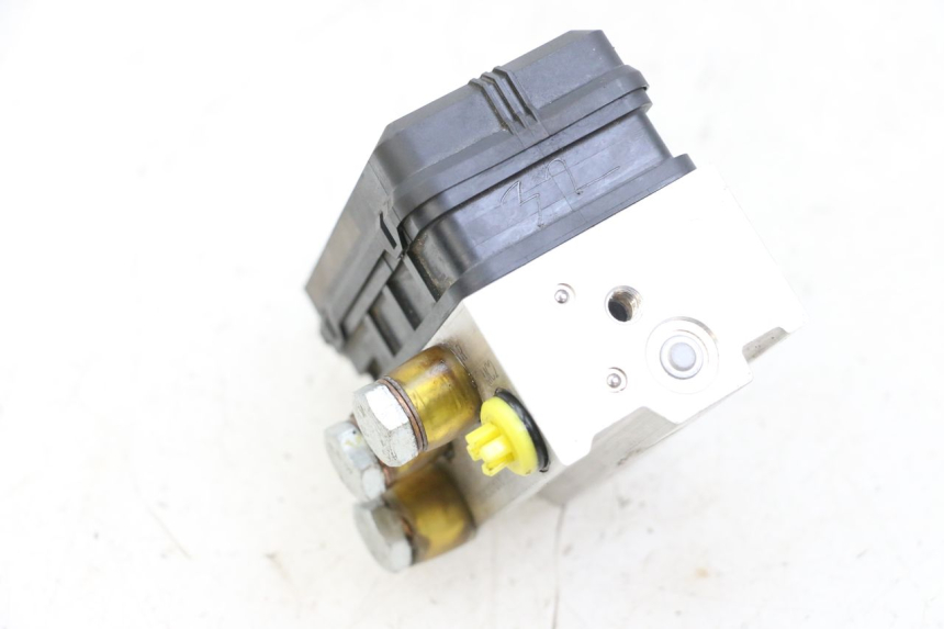 photo de ABS-POMP HUSQVARNA SVARTPILEN 401 (2018 - 2023) - Detail van het onderdeel