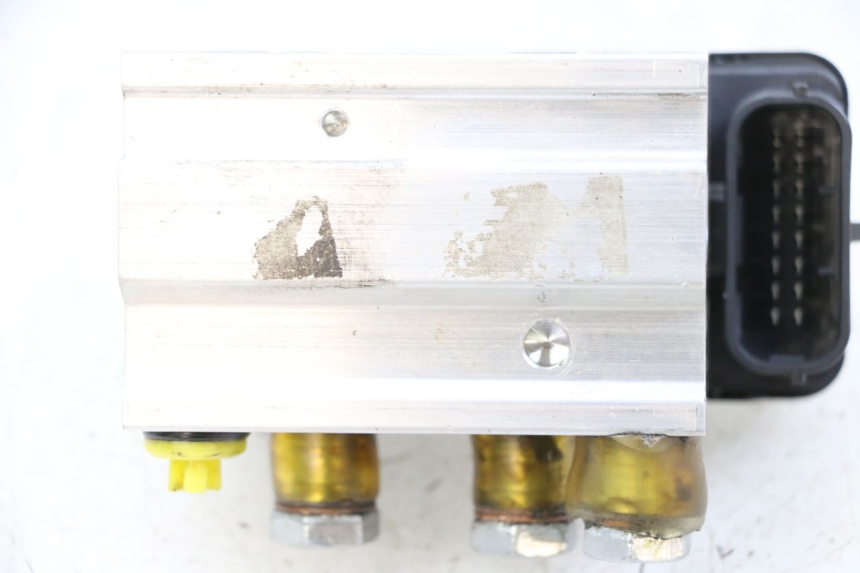 photo de ABS-POMP HUSQVARNA SVARTPILEN 401 (2018 - 2023) - Technische close-up