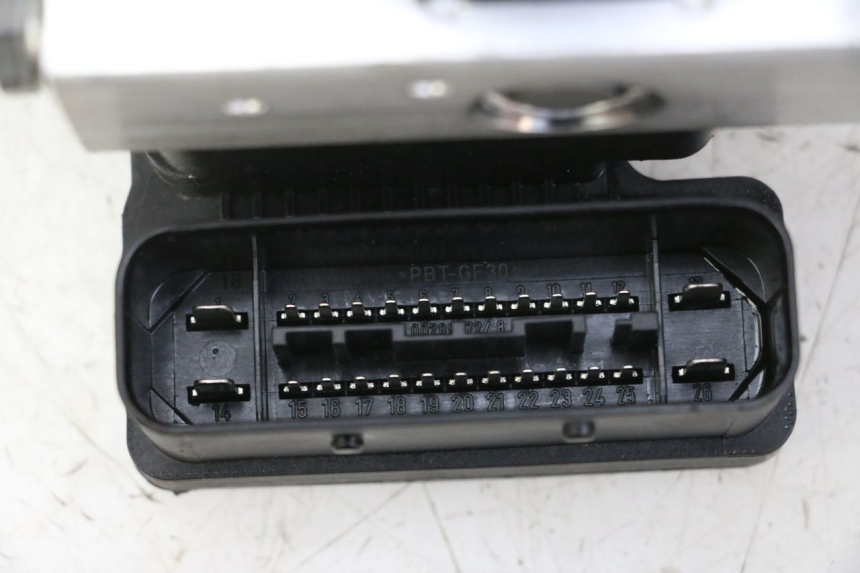 photo de ABS-POMP PIAGGIO MP3 HPE 310 (2024 - 2025) - Zoom op componenten