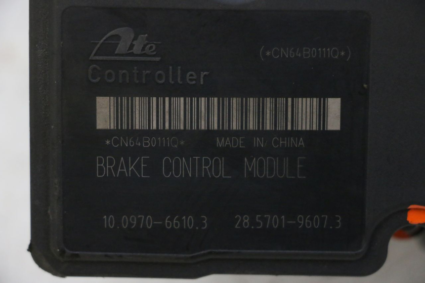 photo de ABS-POMP PIAGGIO MP3 HPE 310 (2024 - 2025) - Technische close-up