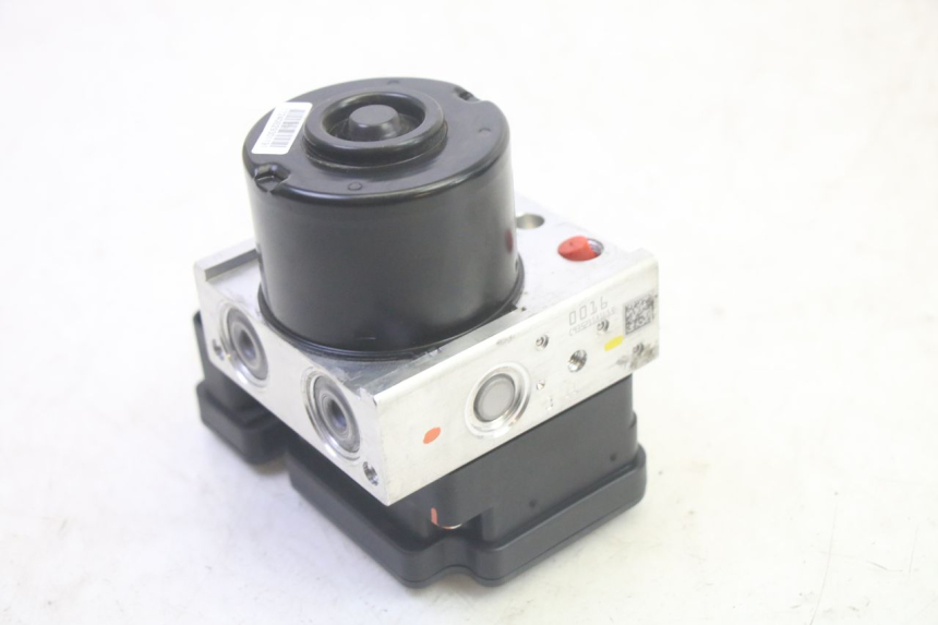 photo de ABS-POMP PIAGGIO MP3 HPE 350 (2018 - 2020) - Bevestigingspunten