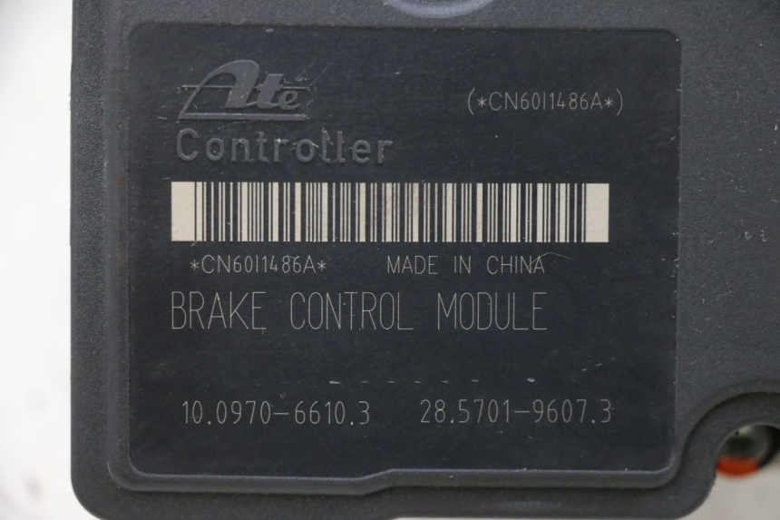 photo de ABS-POMP PIAGGIO MP3 HPE 300 (2019 - 2026) - Technische close-up