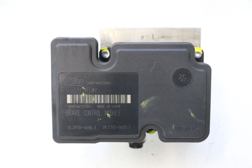 photo de ABS-POMP PIAGGIO MP3 500 (2016 - 2018) - Zoom op gebruiksstaat