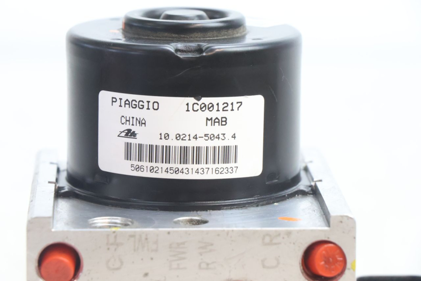 photo de ABS-POMP PIAGGIO MP3 500 (2016 - 2018) - Detail van het onderdeel