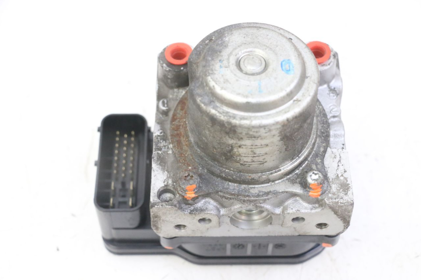 photo de ABS-POMP HONDA NTV DEAUVILLE ABS 700 (2007 - 2016) - Kenmerkende details