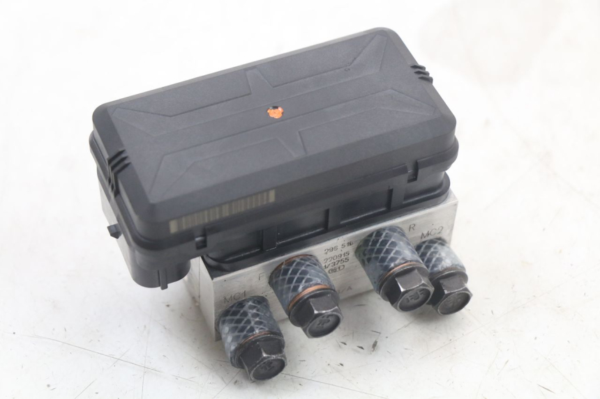 photo de ABS-POMP ROYAL ENFIELD CONTINENTAL GT 650 (2019 - 2024) - Detail van het onderdeel