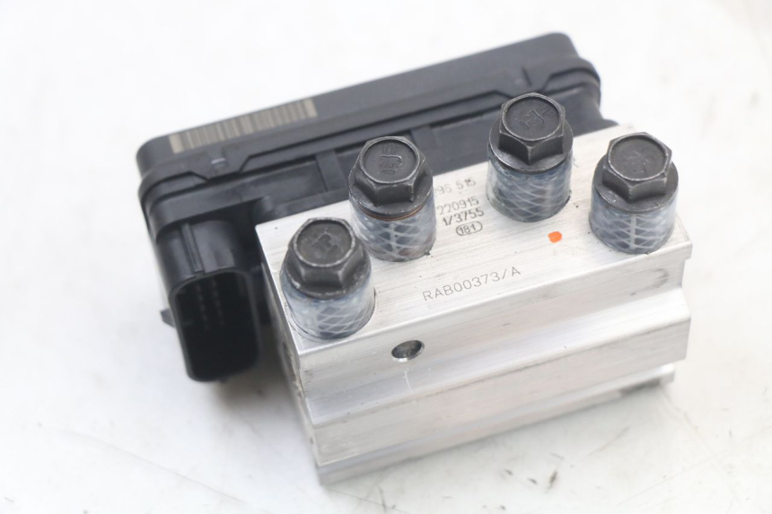 photo de ABS-POMP ROYAL ENFIELD CONTINENTAL GT 650 (2019 - 2024) - Zoom op gebruiksstaat