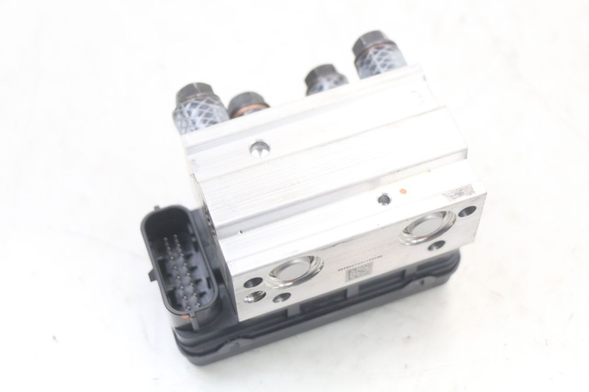 photo de ABS-POMP ROYAL ENFIELD CONTINENTAL GT 650 (2019 - 2024) - Andere kijkhoek