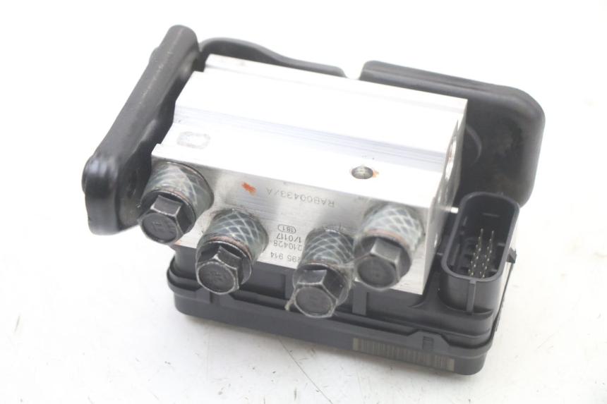 photo de ABS-POMP ROYAL ENFIELD HYMALAYAN 410 (2016 - 2023) - Hoofdaanzicht