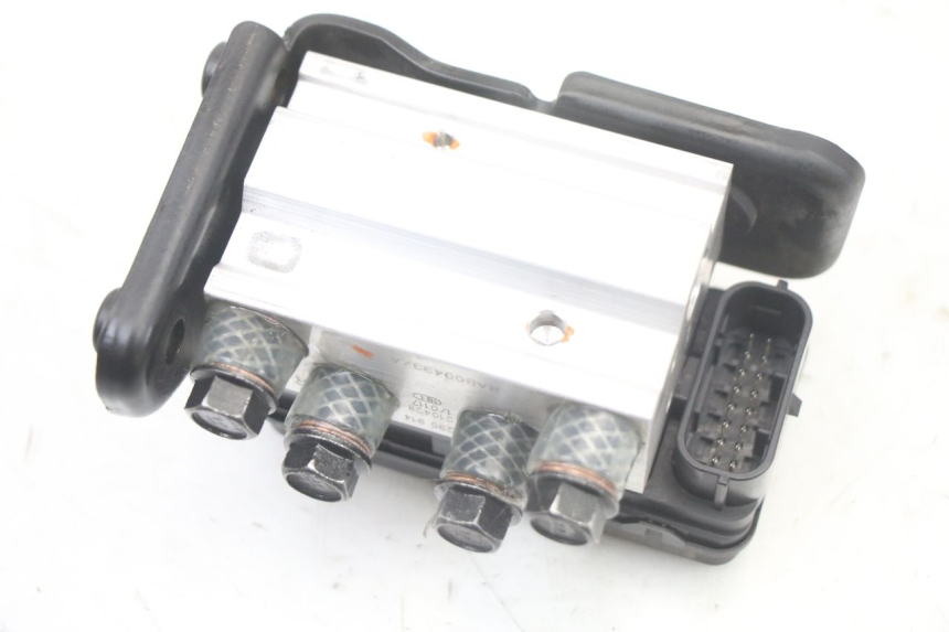 photo de ABS-POMP ROYAL ENFIELD HYMALAYAN 410 (2016 - 2023) - Detail van het onderdeel