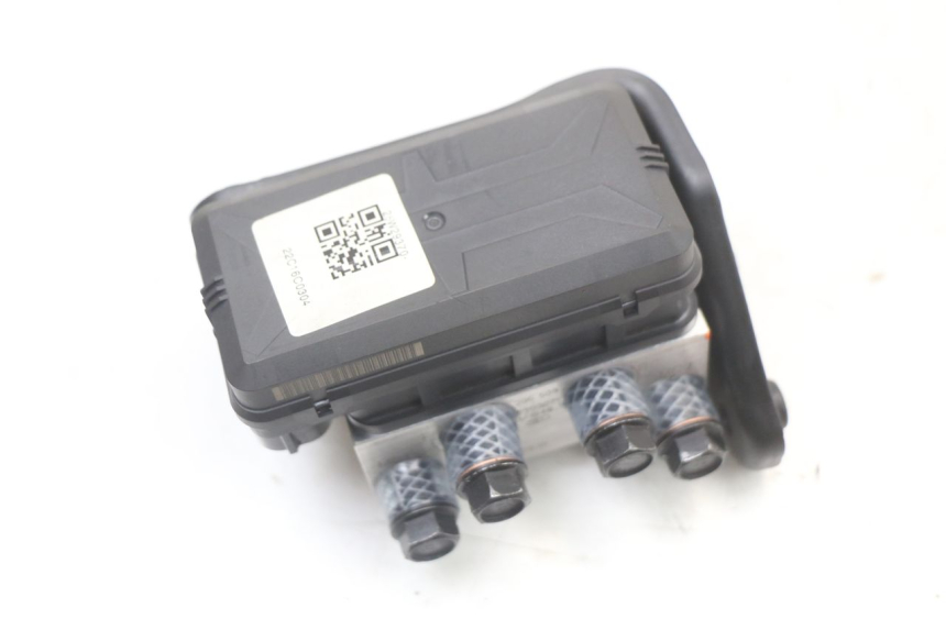 photo de ABS-POMP ROYAL ENFIELD SCRAM 411 (2022 - 2024) - Zoom op gebruiksstaat