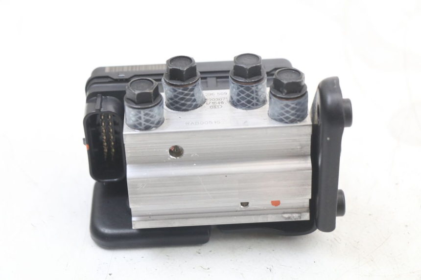 photo de ABS-POMP ROYAL ENFIELD SCRAM 411 (2022 - 2024) - Technische close-up