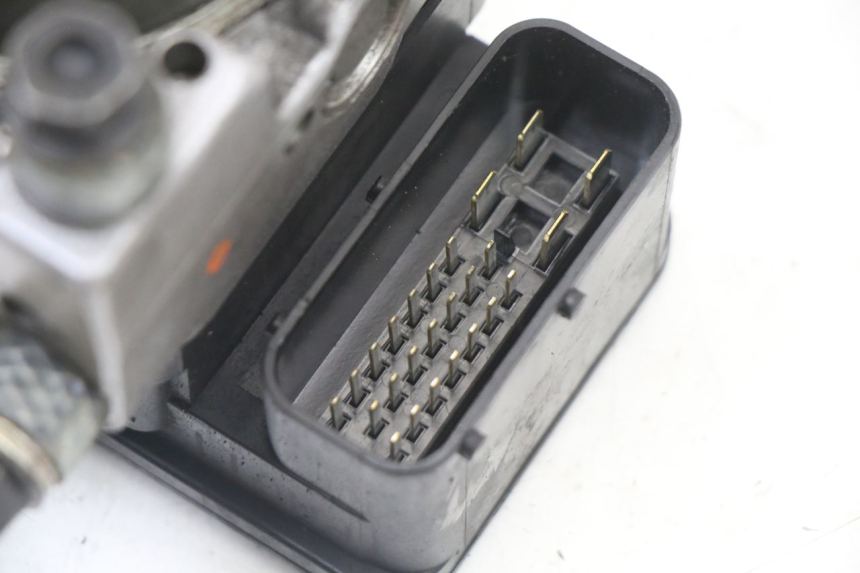 photo de ABS-POMP PEUGEOT SATELIS 125 (2013 - 2018) - Zoom op gebruiksstaat