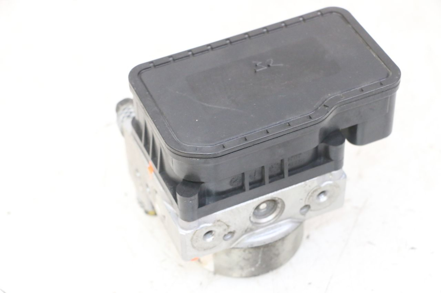 photo de ABS-POMP PEUGEOT SATELIS 125 (2013 - 2018) - Hoofdaanzicht