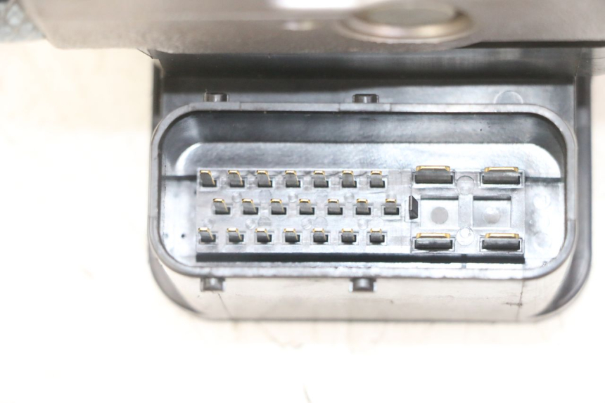 photo de ABS-POMP PEUGEOT SATELIS 125 (2013 - 2018) - Bevestigingspunten