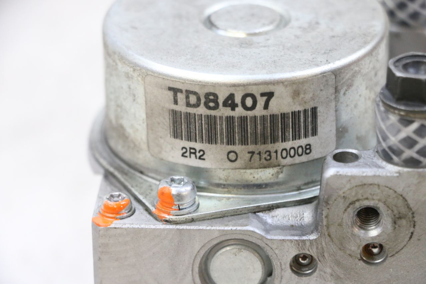 photo de ABS-POMP PEUGEOT SATELIS 125 (2013 - 2018) - Andere kijkhoek