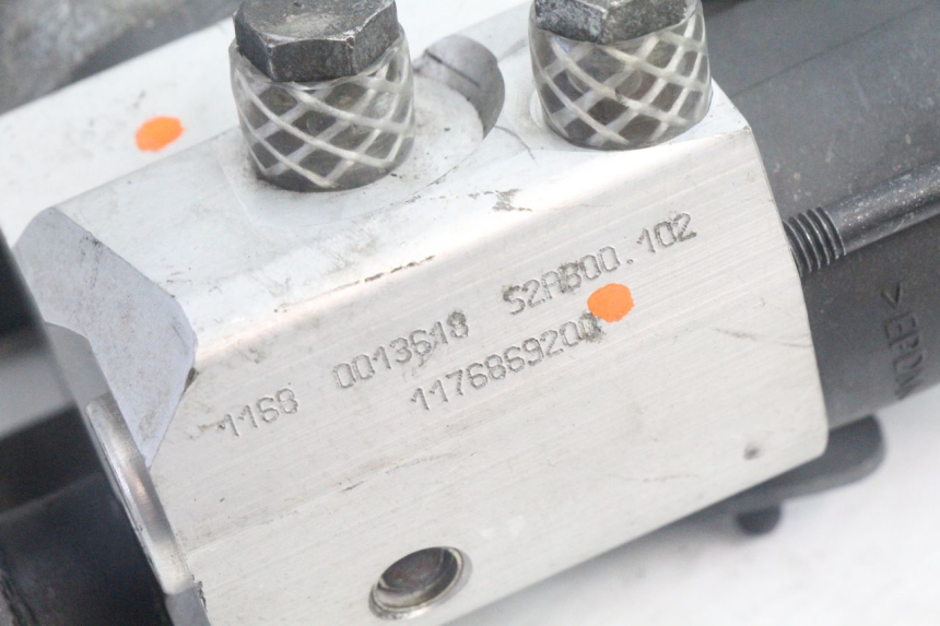 photo de ABS-POMP PEUGEOT SATELIS 125 (2006 - 2009) - Bevestigingspunten