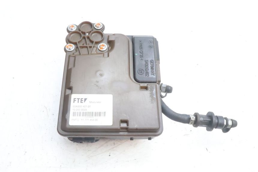 photo de ABS-POMP PEUGEOT SATELIS 125 (2006 - 2009) - Bevestigingspunten