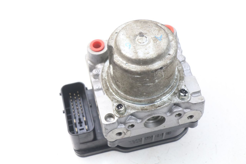 photo de ABS-POMP TRIUMPH SPRINT ST ABS 1050 (2005 - 2007) - Detail van het onderdeel