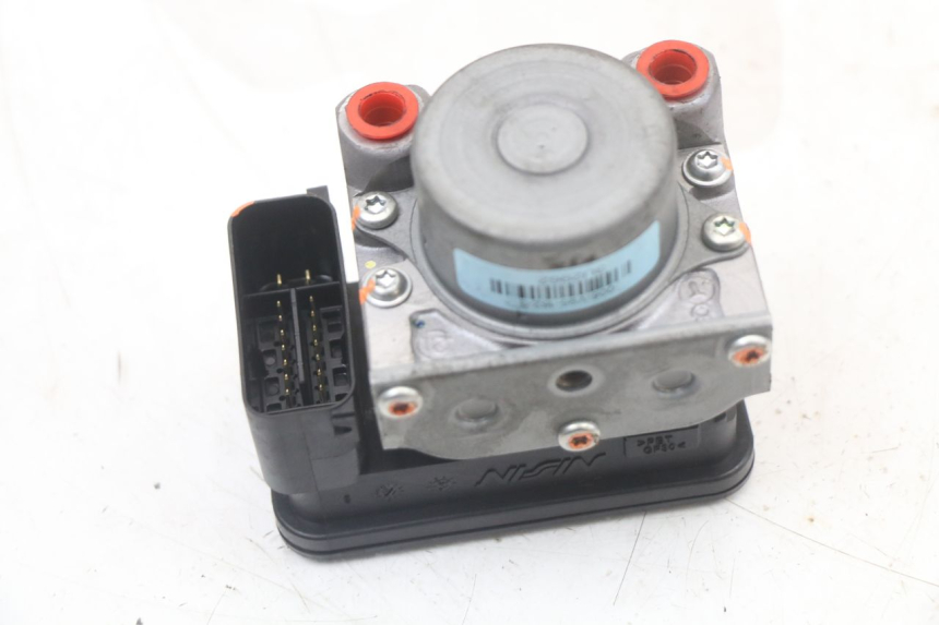 photo de ABS-POMP SUZUKI BURGMAN 125 (2018 - 2021) - Detail van het onderdeel