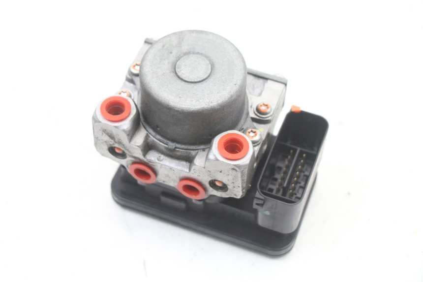 photo de ABS-POMP SUZUKI BURGMAN 125 (2018 - 2021) - Detail van het onderdeel