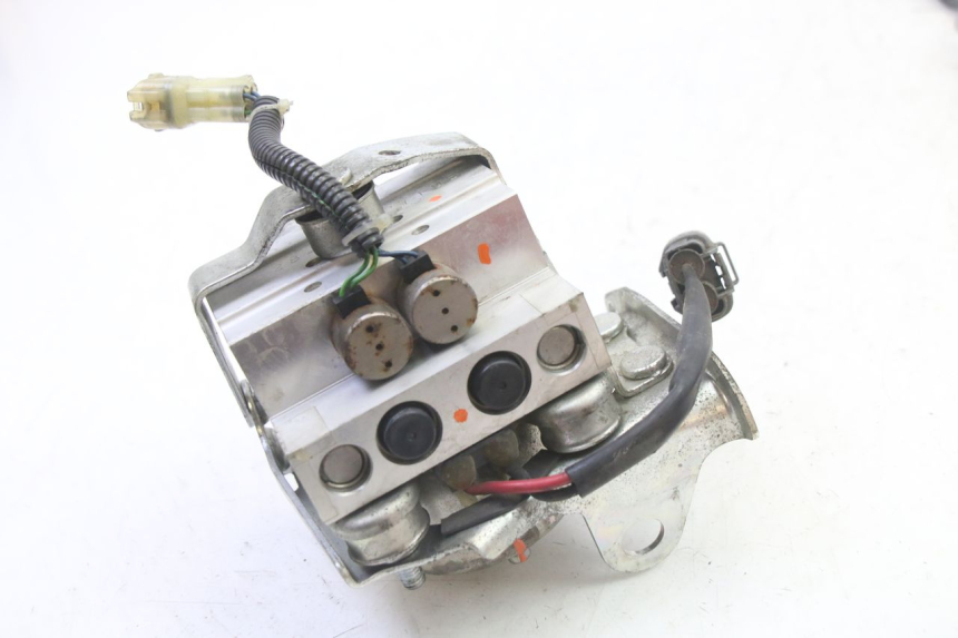 photo de ABS-POMP YAMAHA TDM ABS 900 (2002 - 2014) - Bevestigingspunten