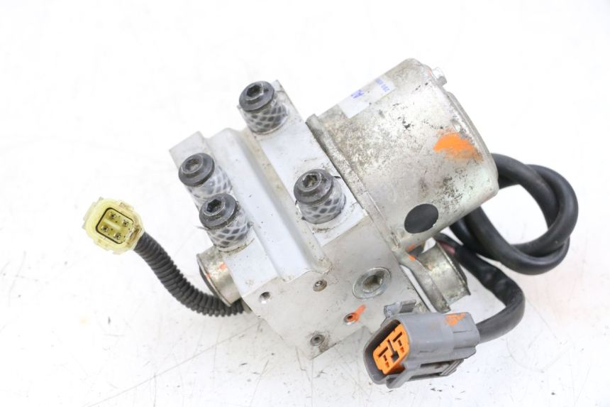 photo de ABS-POMP YAMAHA TDM ABS 900 (2002 - 2014) - Technische close-up