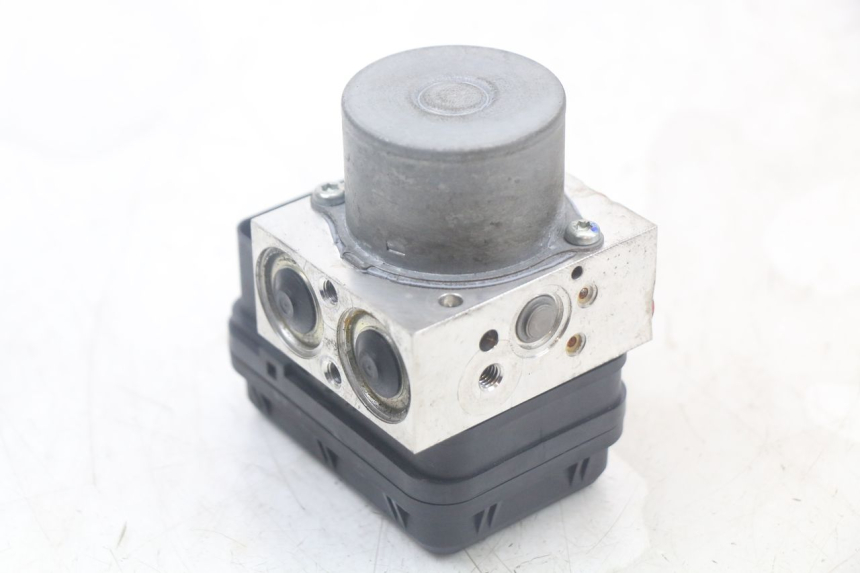 photo de ABS-POMP YAMAHA XMAX X-MAX ABS 125 (2017 - 2020) - Bevestigingspunten