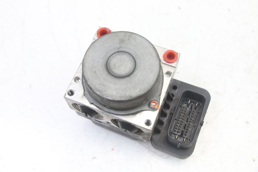 photo de ABS-POMP YAMAHA X-MAX XMAX ABS 250 (2010 - 2012) - Technische close-up