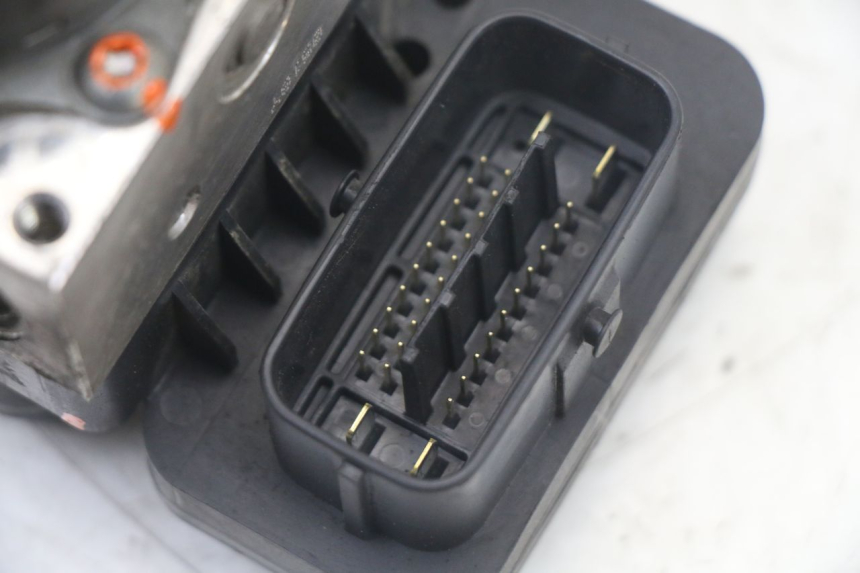 photo de ABS-POMP YAMAHA X-MAX XMAX ABS 250 (2010 - 2012) - Overzicht