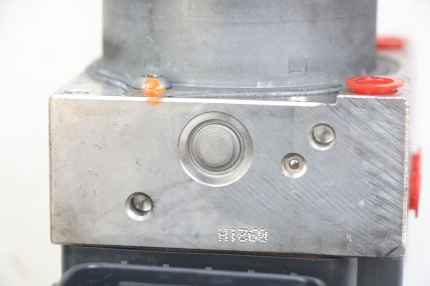 photo de ABS-POMP YAMAHA X-MAX XMAX 125 (2010 - 2013) - Zoom op gebruiksstaat