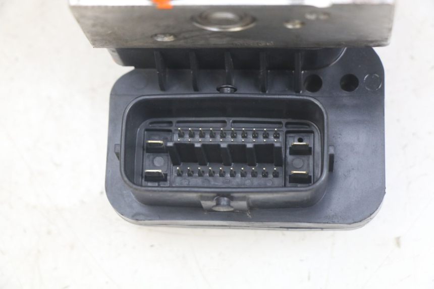 photo de ABS-POMP YAMAHA X-MAX XMAX 125 (2010 - 2013) - Gecontroleerd onderdeel