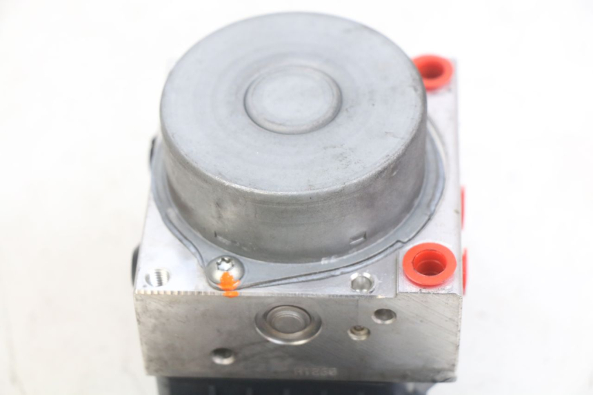 photo de ABS-POMP YAMAHA X-MAX XMAX 125 (2010 - 2013) - Markeringen en referenties