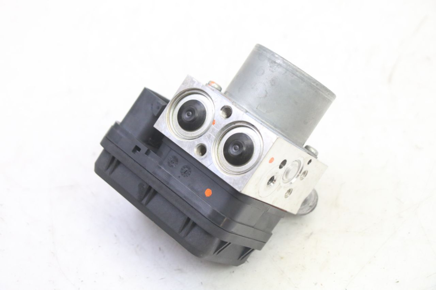 photo de ABS-POMP YAMAHA XMAX X-MAX 125 (2021 - 2025) - Bevestigingspunten