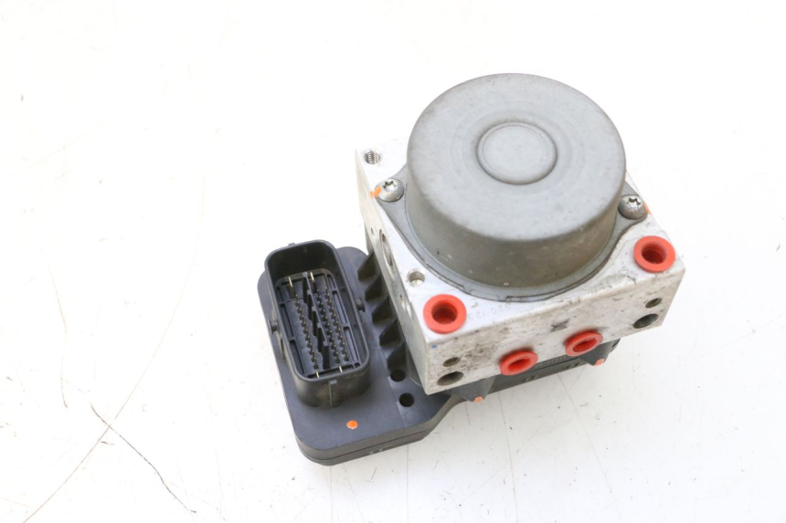 photo de ABS-POMP YAMAHA X-MAX XMAX 125 (2010 - 2013) - Zoom op gebruiksstaat