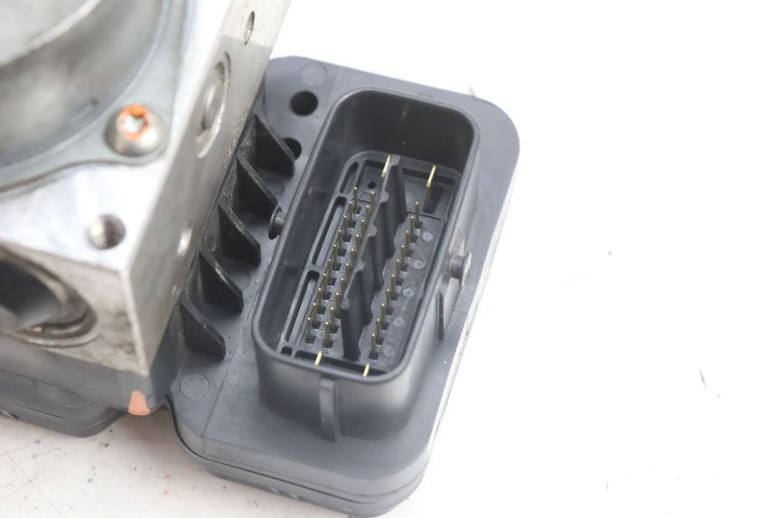 photo de ABS-POMP YAMAHA X-MAX XMAX 125 (2010 - 2013) - Technische close-up
