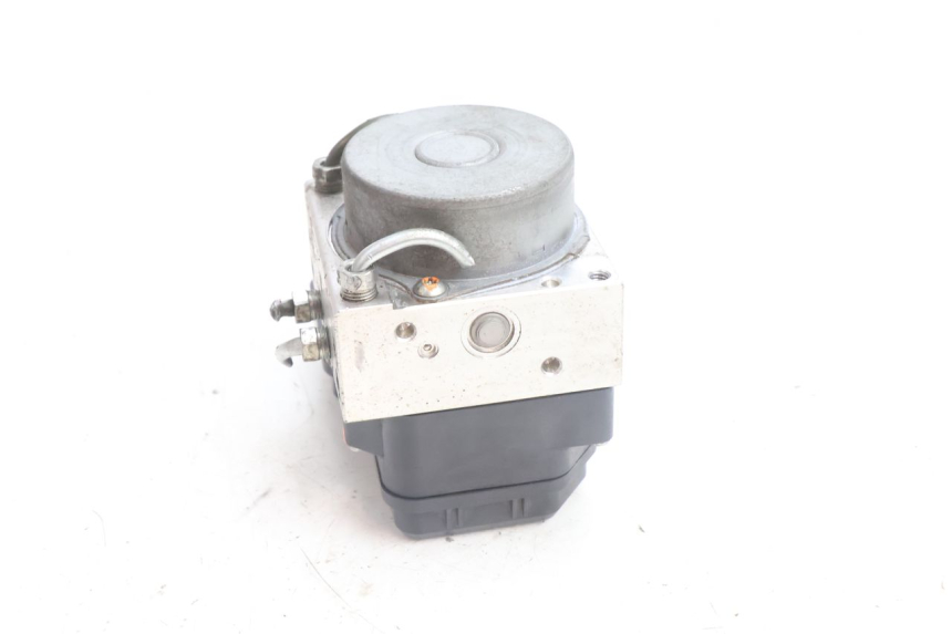 photo de ABS-POMP YAMAHA X-MAX XMAX 125 (2010 - 2013) - Bevestigingspunten