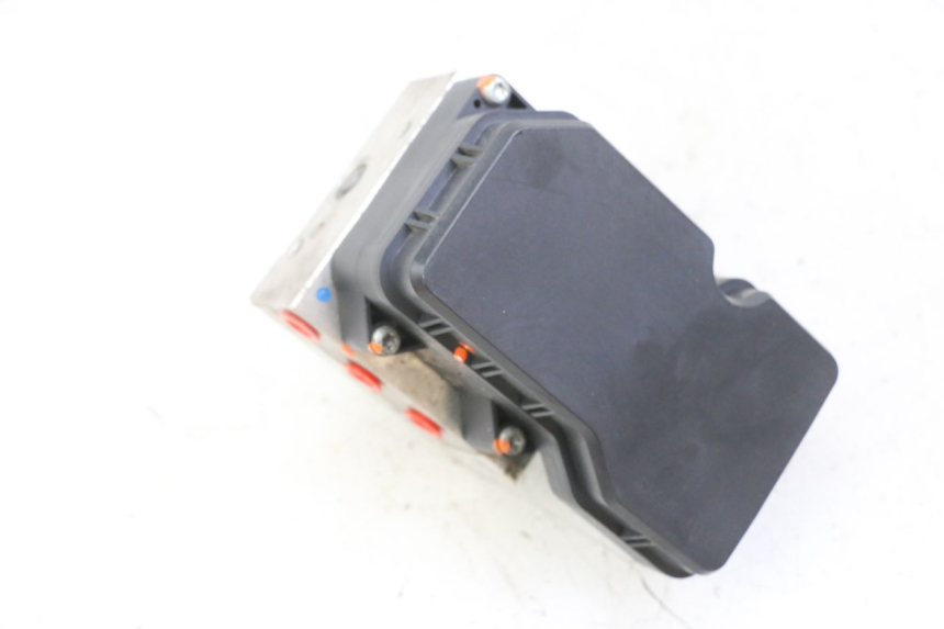 photo de ABS-POMP YAMAHA XJ6 ABS 600 (2008 - 2016) - Detail van het onderdeel