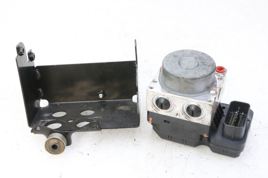 photo de ABS-POMP YAMAHA XJ6 ABS 600 (2008 - 2016) - Hoofdaanzicht