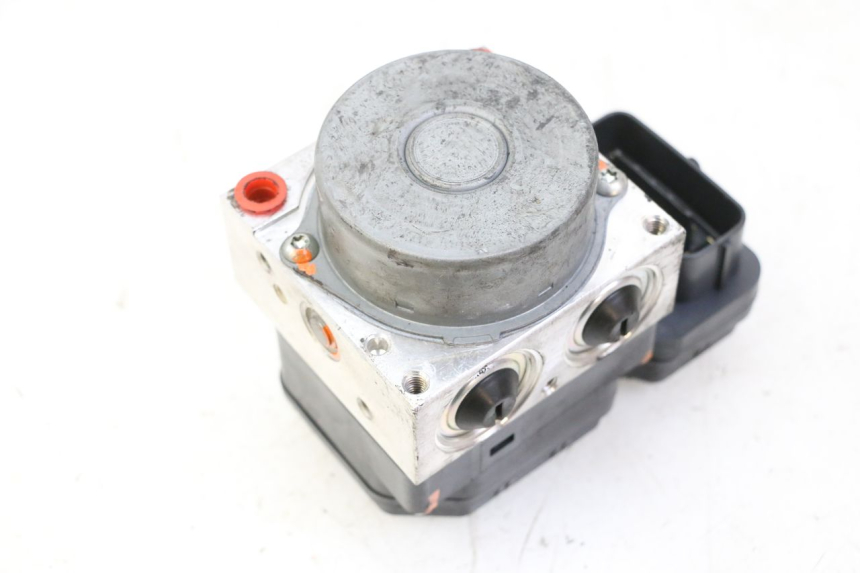 photo de ABS-POMP YAMAHA XJ6 ABS 600 (2008 - 2016) - Detailaanzicht