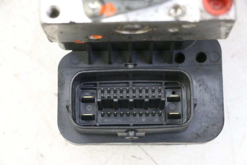 photo de ABS-POMP YAMAHA XJ6 ABS 600 (2008 - 2016) - Visuele inspectie