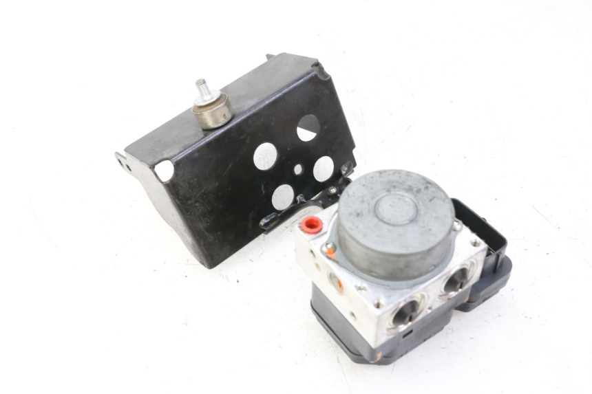 photo de ABS-POMP YAMAHA XJ6 ABS 600 (2008 - 2016) - Andere kijkhoek