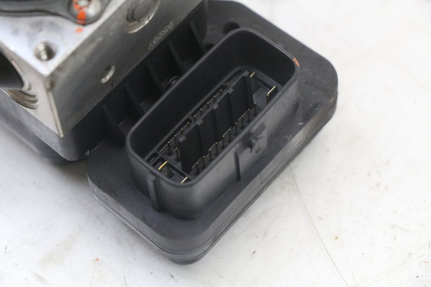 photo de ABS-POMP YAMAHA XJ6 ABS 600 (2008 - 2016) - Zoom op gebruiksstaat