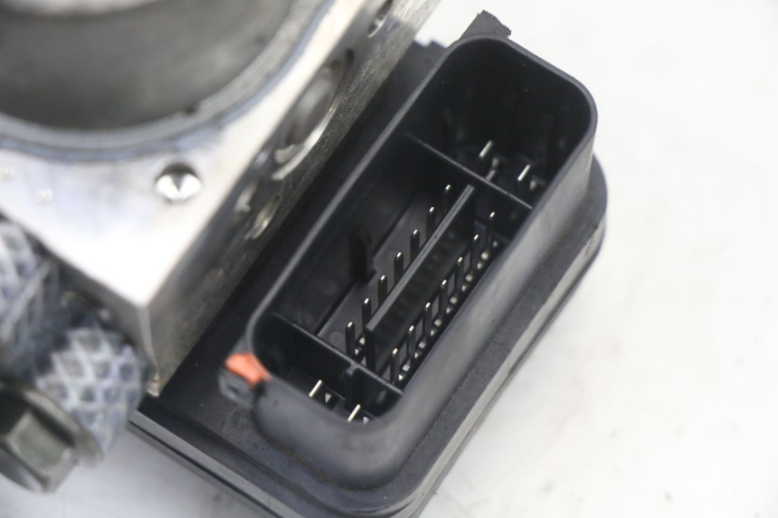 photo de ABS-POMP YAMAHA YP T-MAX TMAX 530 (2017 - 2020) - Zoom op gebruiksstaat