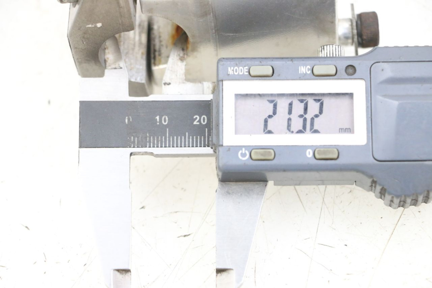 photo de STUURKLEM KYMCO AGILITY RS 4T 50 (2009 - 2013) - Detail van het onderdeel